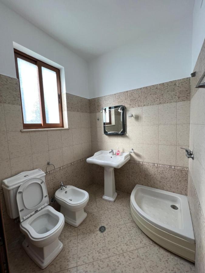 Guest House Il Palazzo ดูร์เรส ภายนอก รูปภาพ